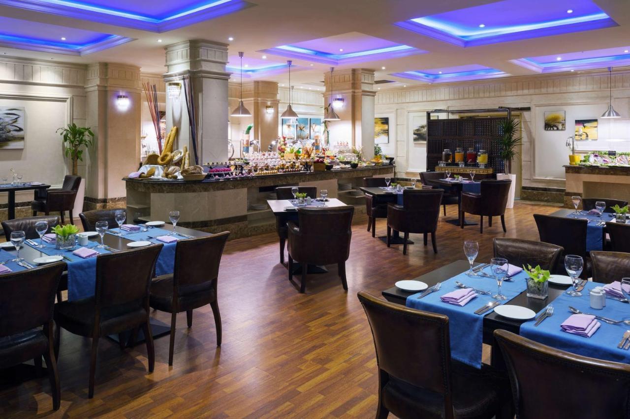 אל חובר Radisson Blu Hotel, Dhahran מראה חיצוני תמונה
