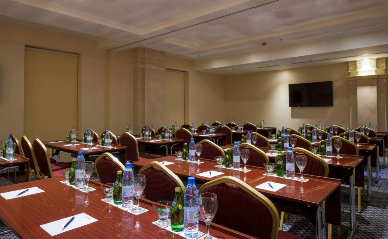 אל חובר Radisson Blu Hotel, Dhahran מראה חיצוני תמונה