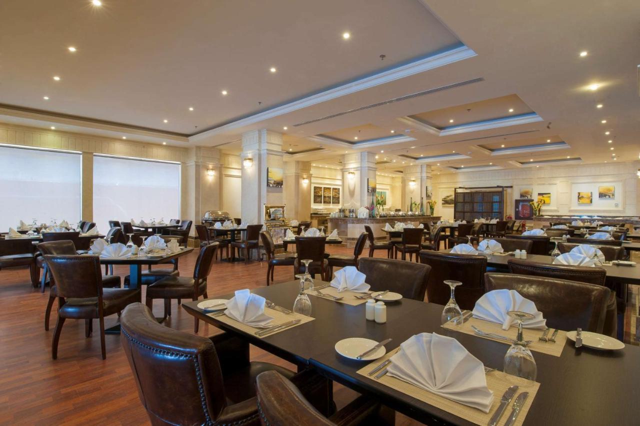 אל חובר Radisson Blu Hotel, Dhahran מראה חיצוני תמונה