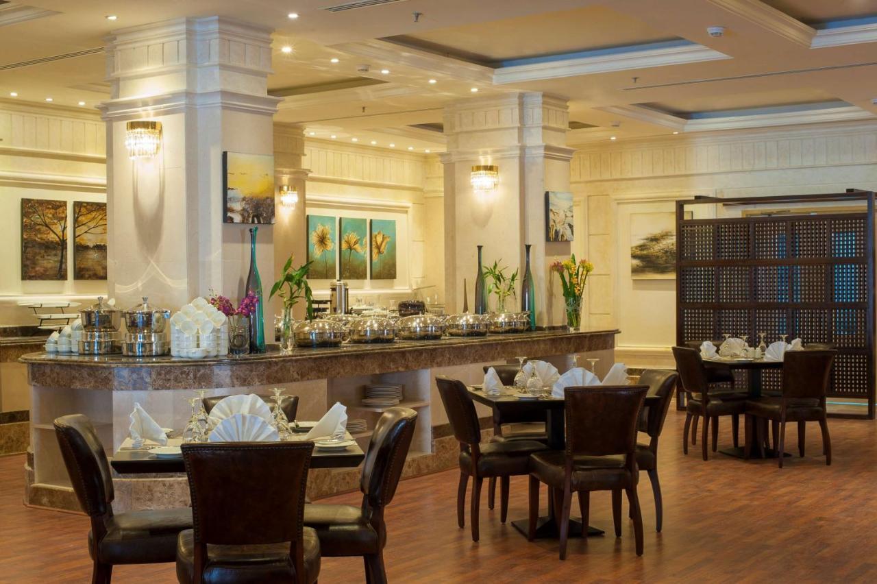 אל חובר Radisson Blu Hotel, Dhahran מראה חיצוני תמונה