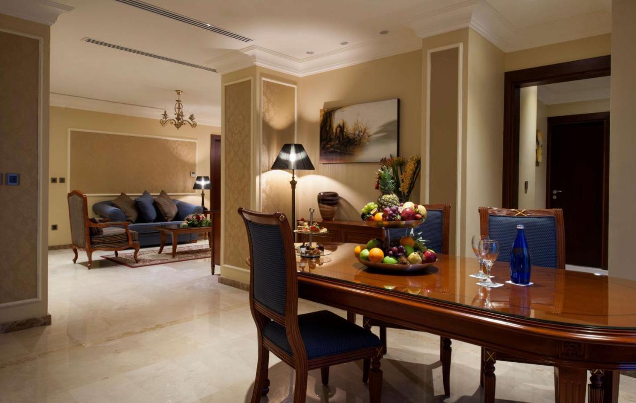 אל חובר Radisson Blu Hotel, Dhahran מראה חיצוני תמונה