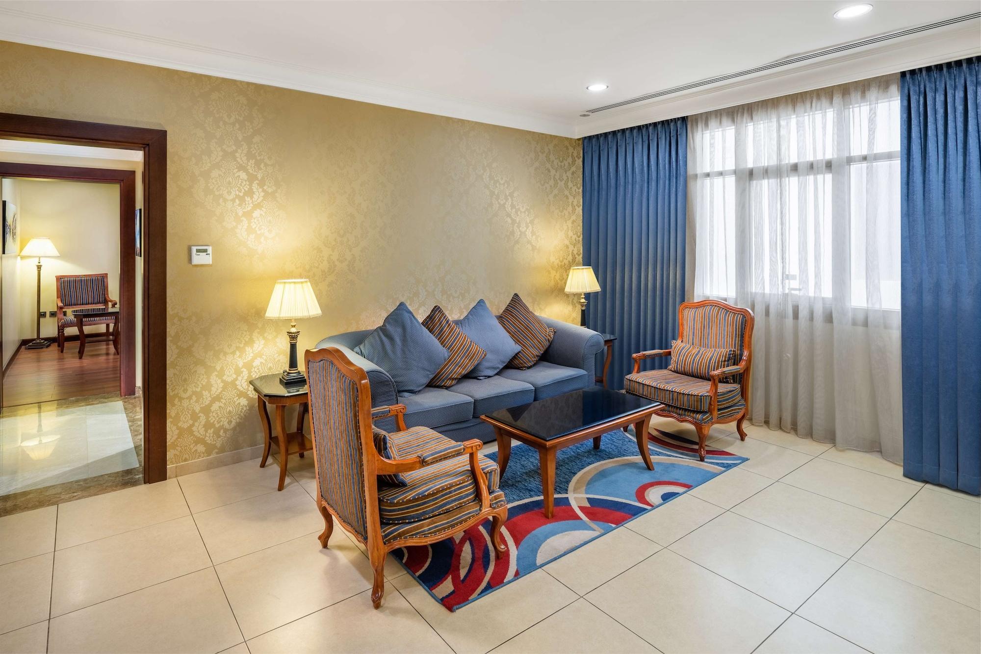אל חובר Radisson Blu Hotel, Dhahran מראה חיצוני תמונה