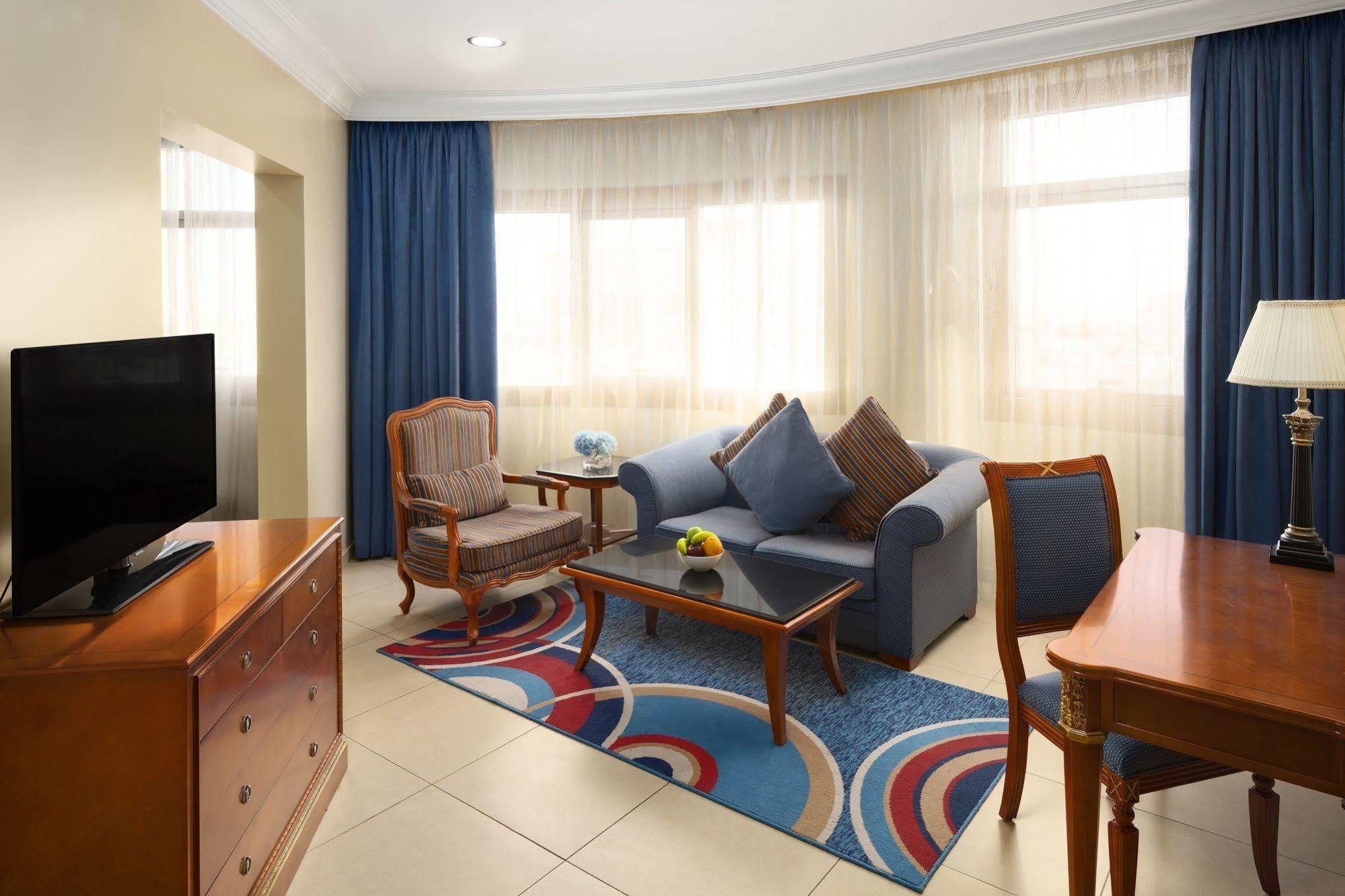 אל חובר Radisson Blu Hotel, Dhahran מראה חיצוני תמונה